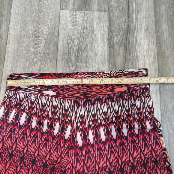 Sharagano Women's Vibrant Red and Black Wide Leg Pants - Picture 6 of 6